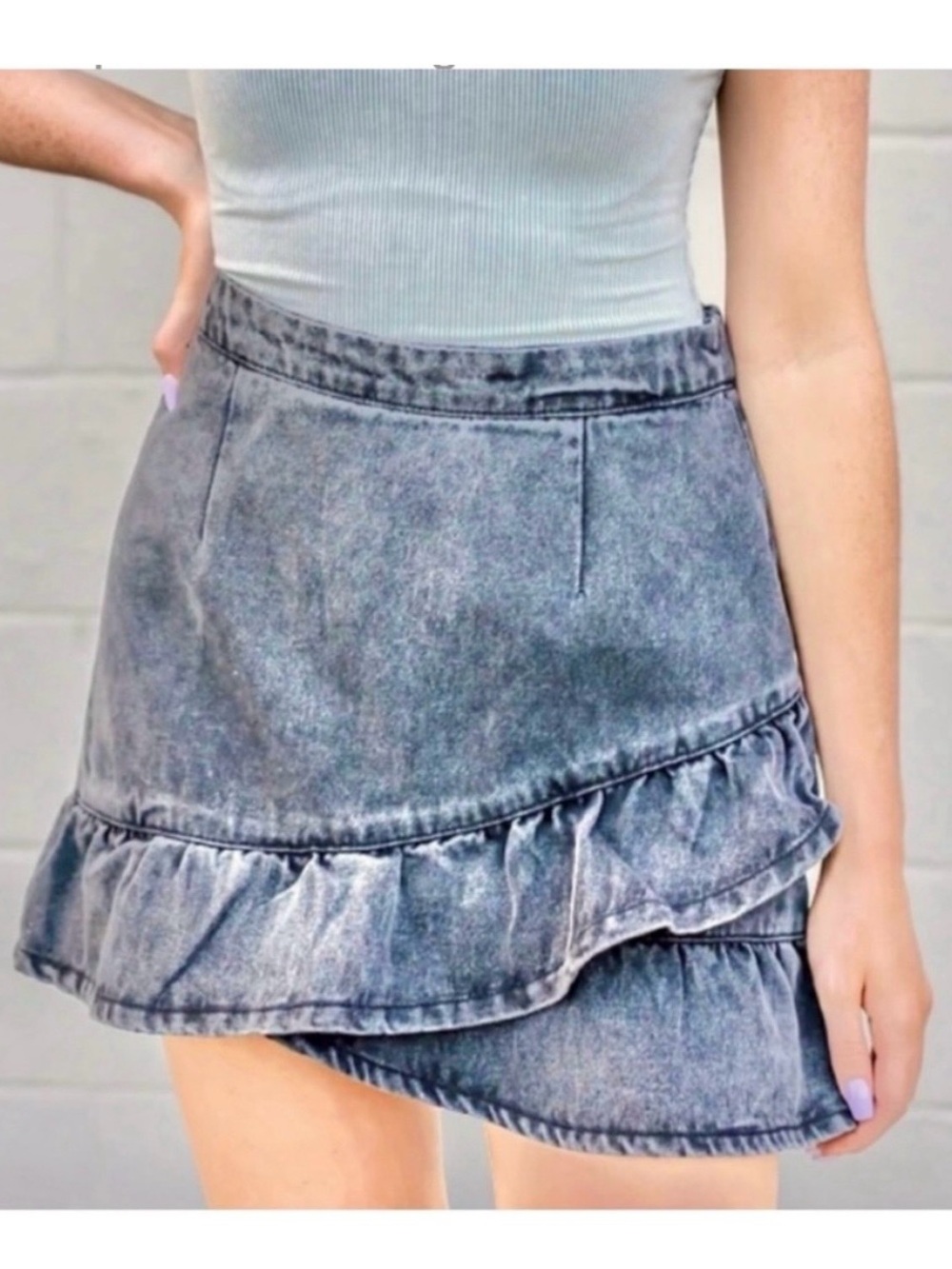Mermaid at ❤️- Denim Ruffle Skirt.
Size: M/L